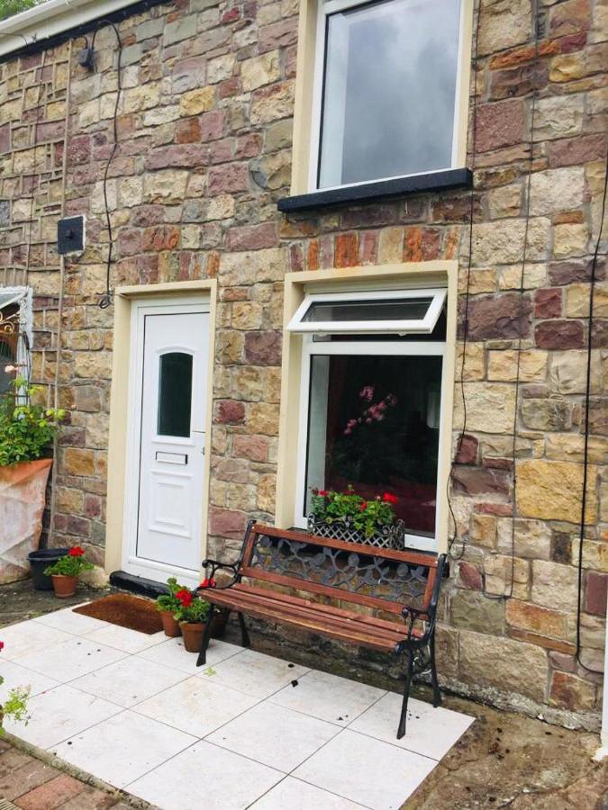 Ty Canol Villa Ystalyfera Exteriör bild